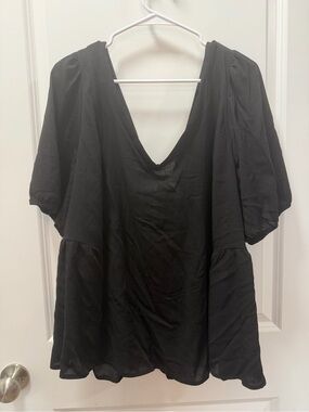 torrid Black V-Neck Puff Sleeve Peplum Blouse